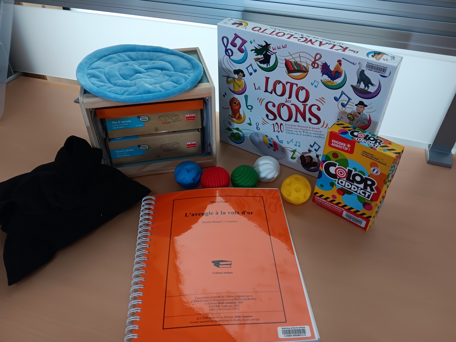 illustration mallette thématique